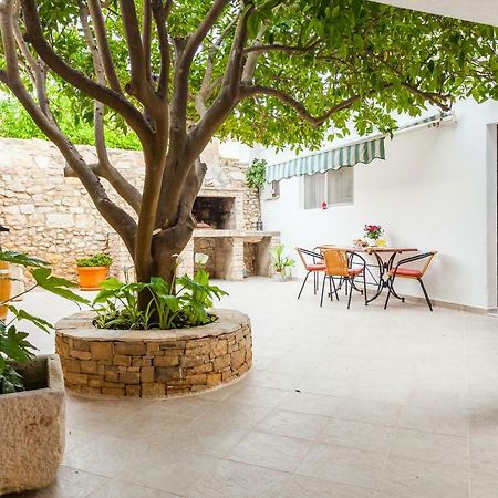 Guest House Mara Vela Luka Ngoại thất bức ảnh