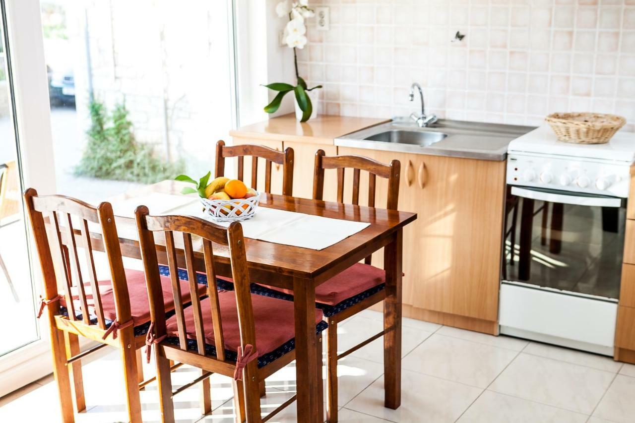 Guest House Mara Vela Luka Ngoại thất bức ảnh