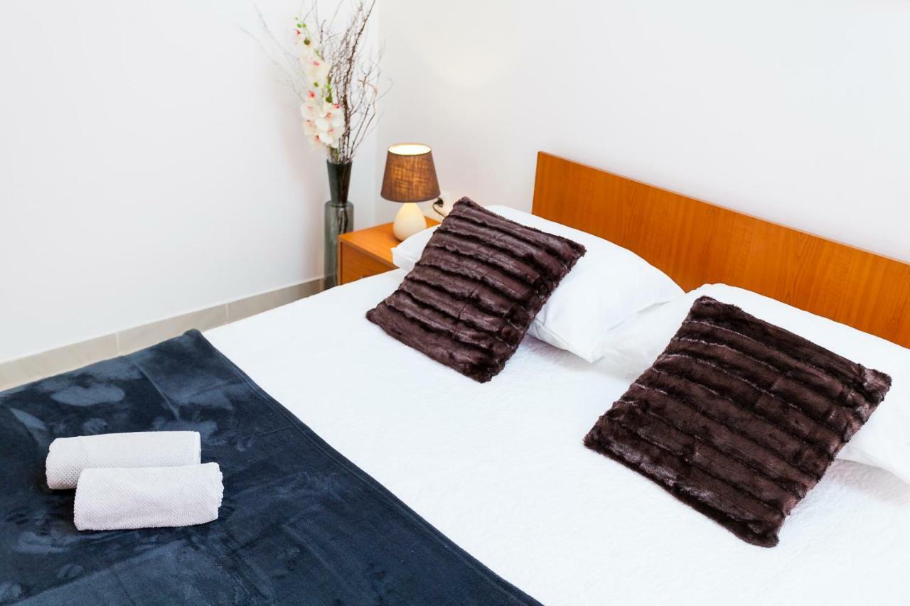 Guest House Mara Vela Luka Ngoại thất bức ảnh