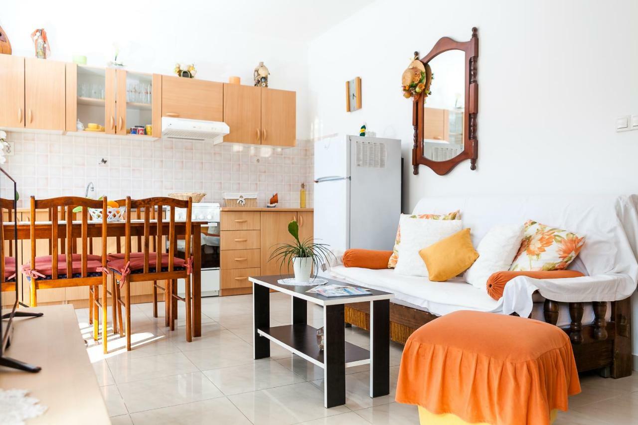 Guest House Mara Vela Luka Ngoại thất bức ảnh