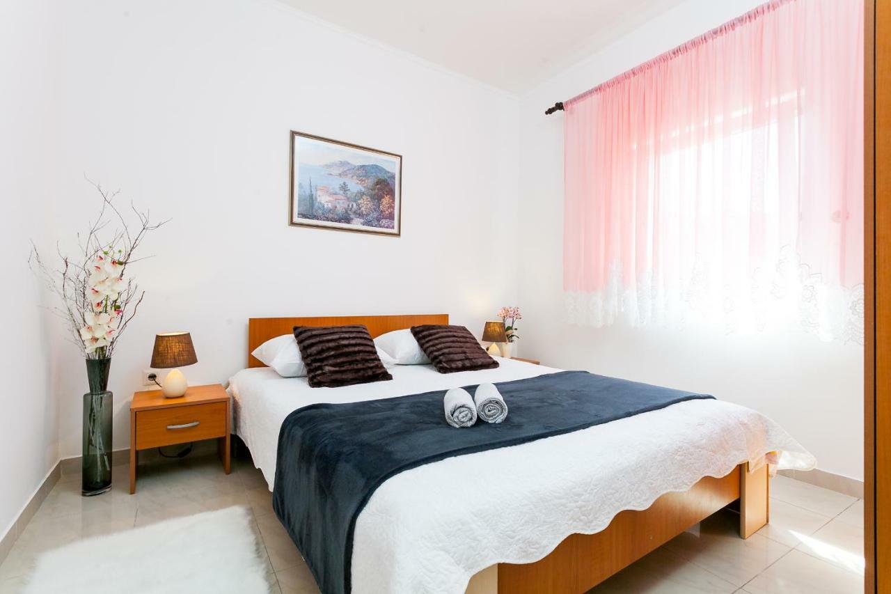 Guest House Mara Vela Luka Ngoại thất bức ảnh