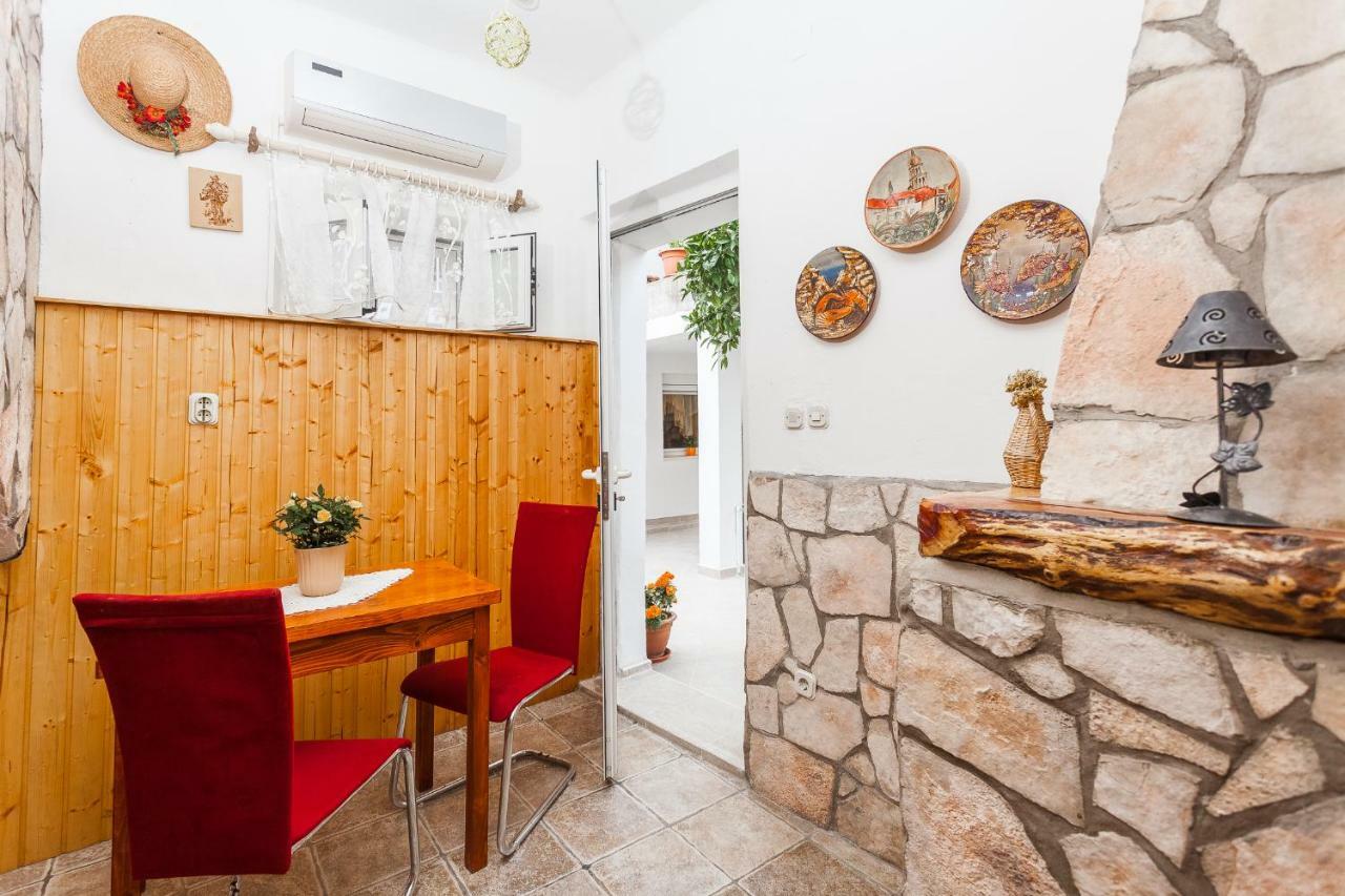 Guest House Mara Vela Luka Ngoại thất bức ảnh