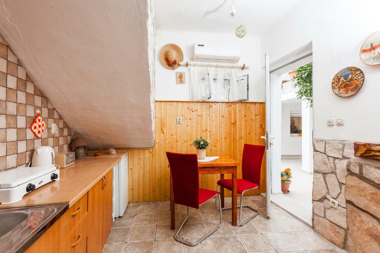 Guest House Mara Vela Luka Ngoại thất bức ảnh