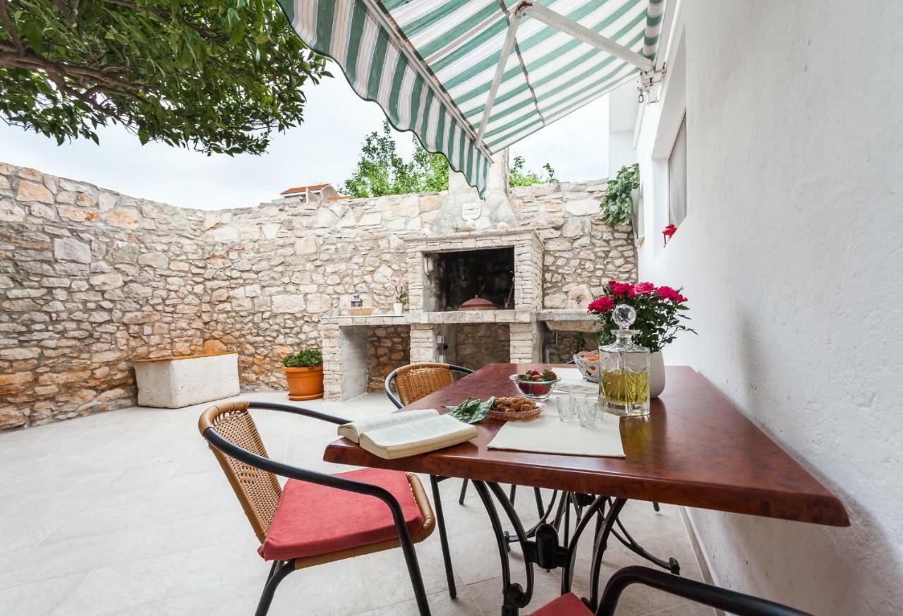 Guest House Mara Vela Luka Ngoại thất bức ảnh
