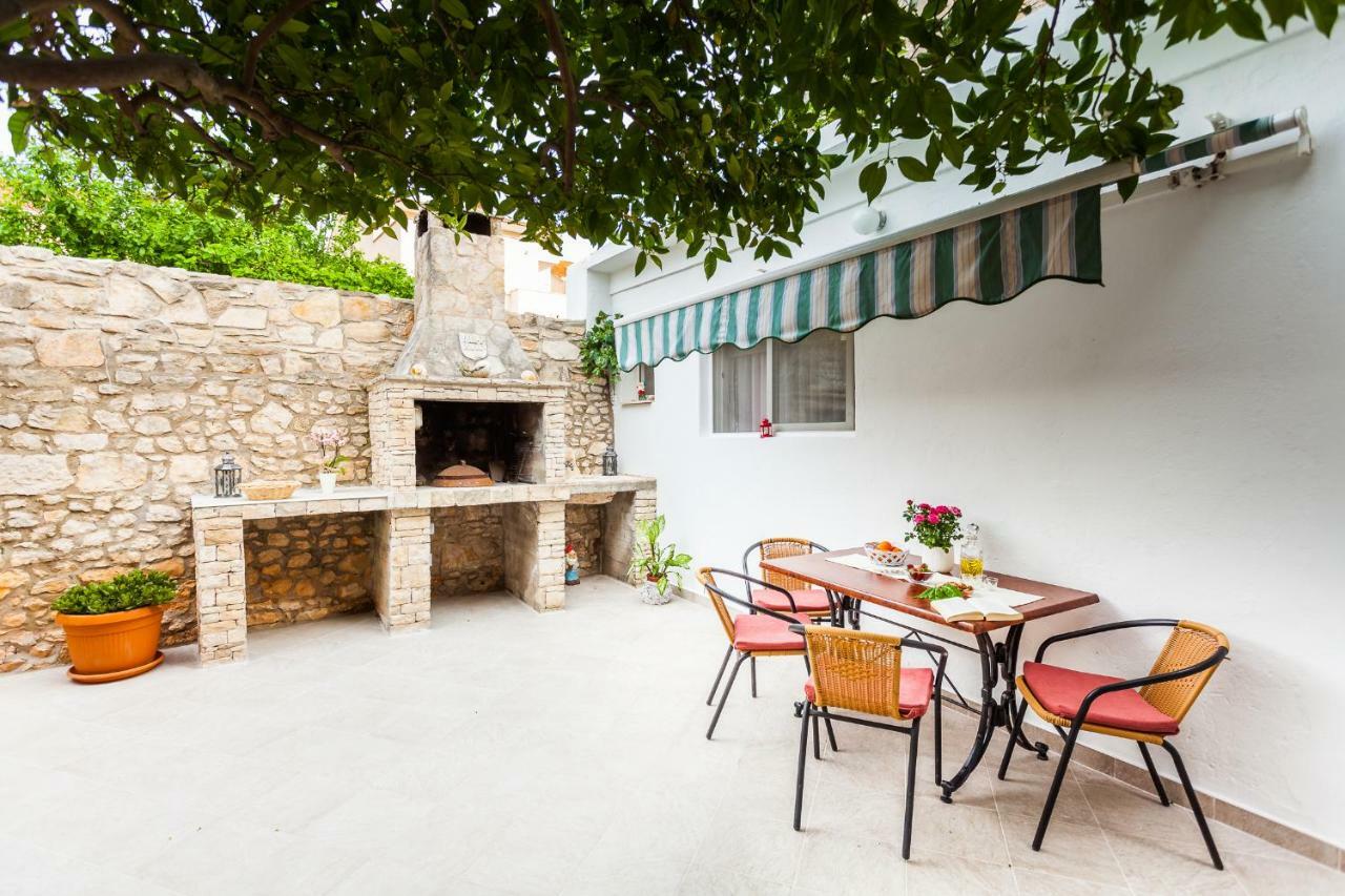 Guest House Mara Vela Luka Ngoại thất bức ảnh
