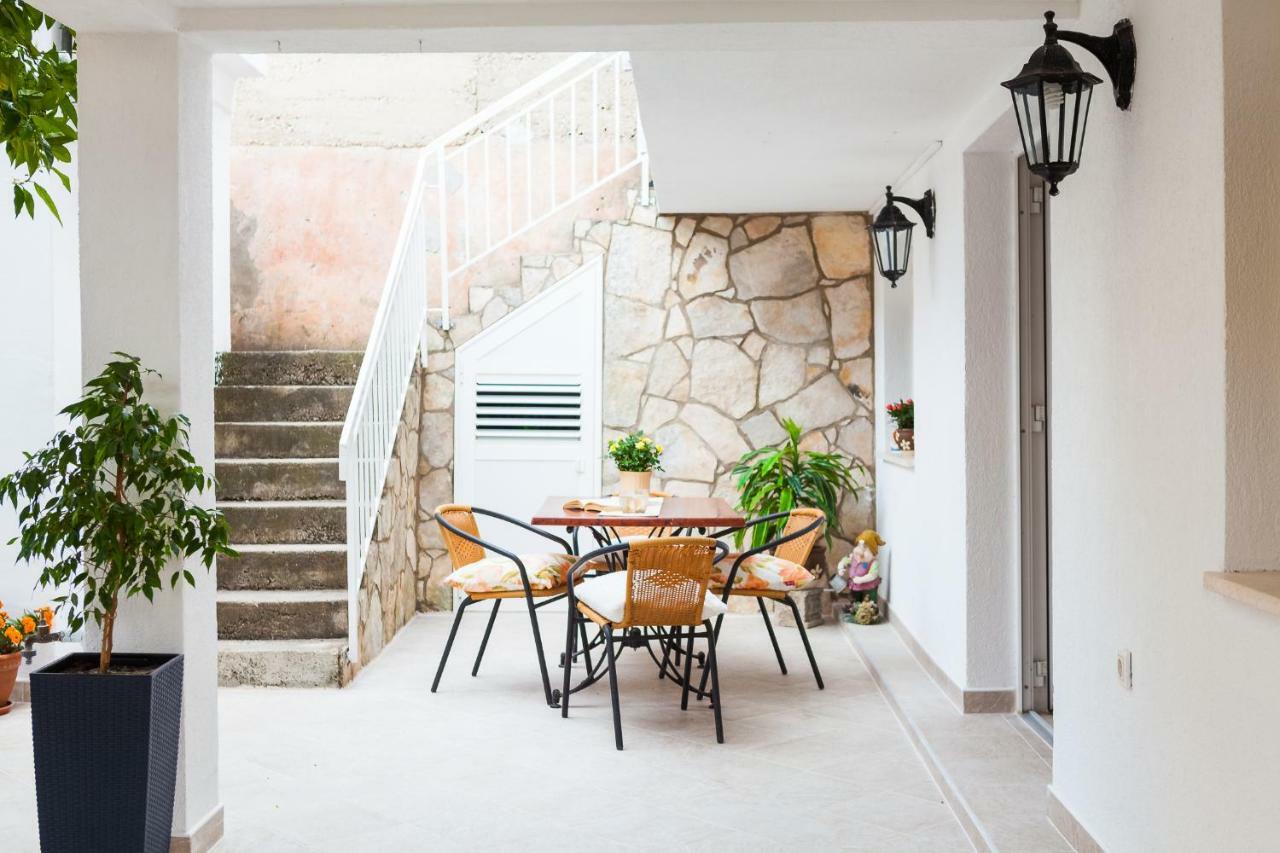 Guest House Mara Vela Luka Ngoại thất bức ảnh