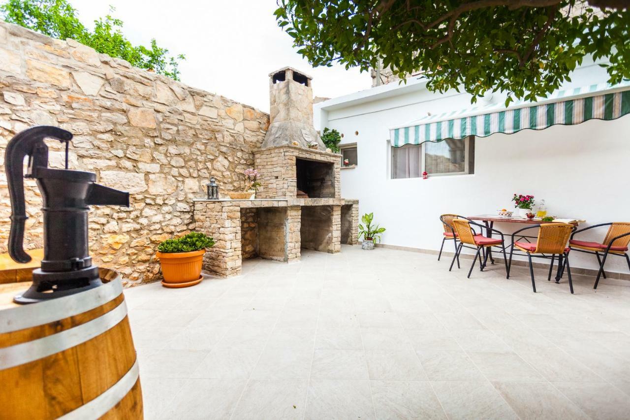 Guest House Mara Vela Luka Ngoại thất bức ảnh