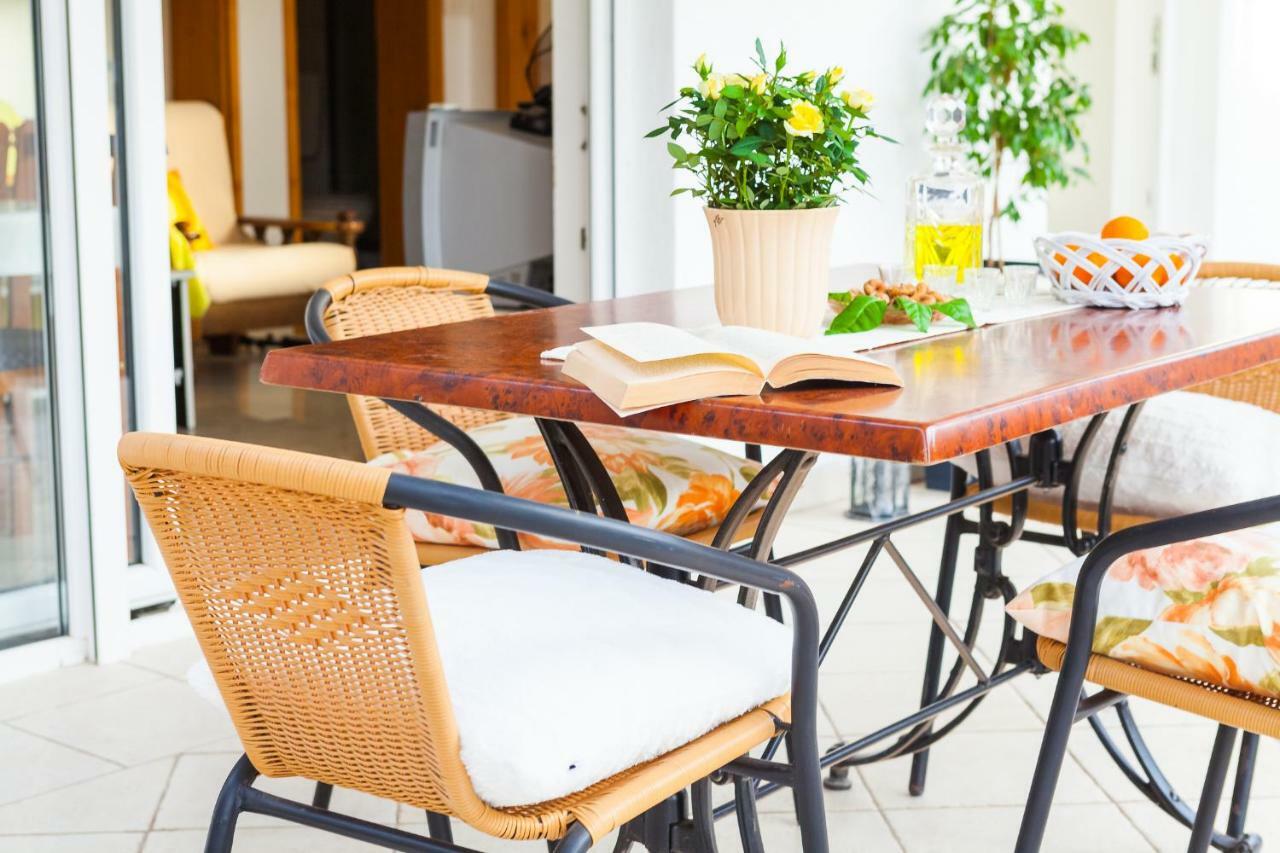 Guest House Mara Vela Luka Ngoại thất bức ảnh